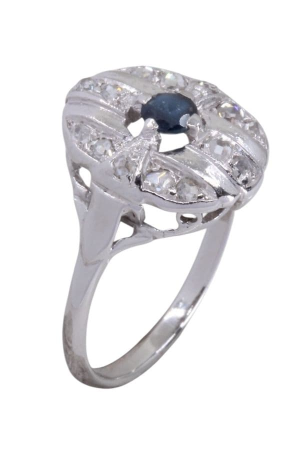 BAGUE ART-DÉCO SAPHIR ET DIAMANTS — vue 3