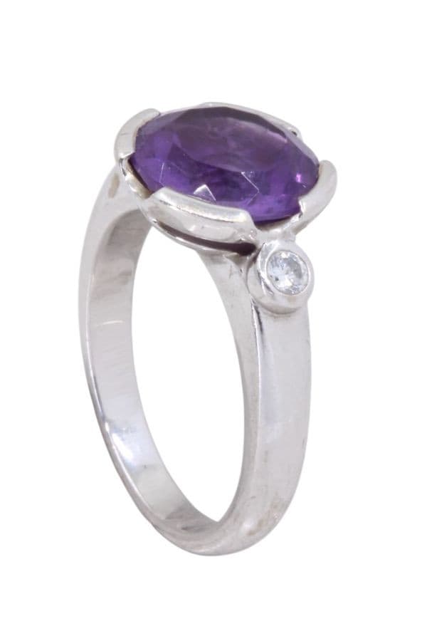 BAGUE AMÉTHYSTE ET DIAMANTS — vue 3