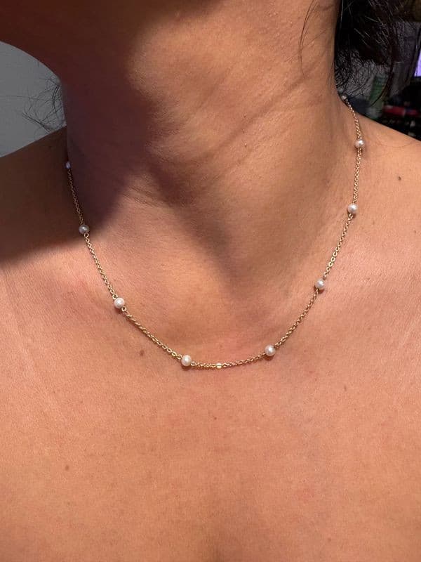 COLLIER  PERLES MODERNE — vue 2
