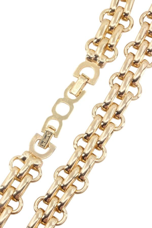 COLLIER CHRISTIAN DIOR — vue 3
