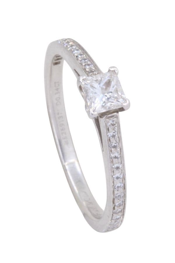 BAGUE TIFFANY & CO "TIFFANY TRUE" — vue 4
