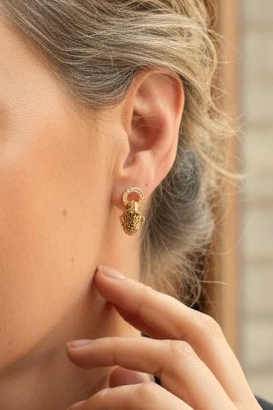 BOUCLES D'OREILLES PANTHÈRE RUBIS ET DIAMANTS — vue 2