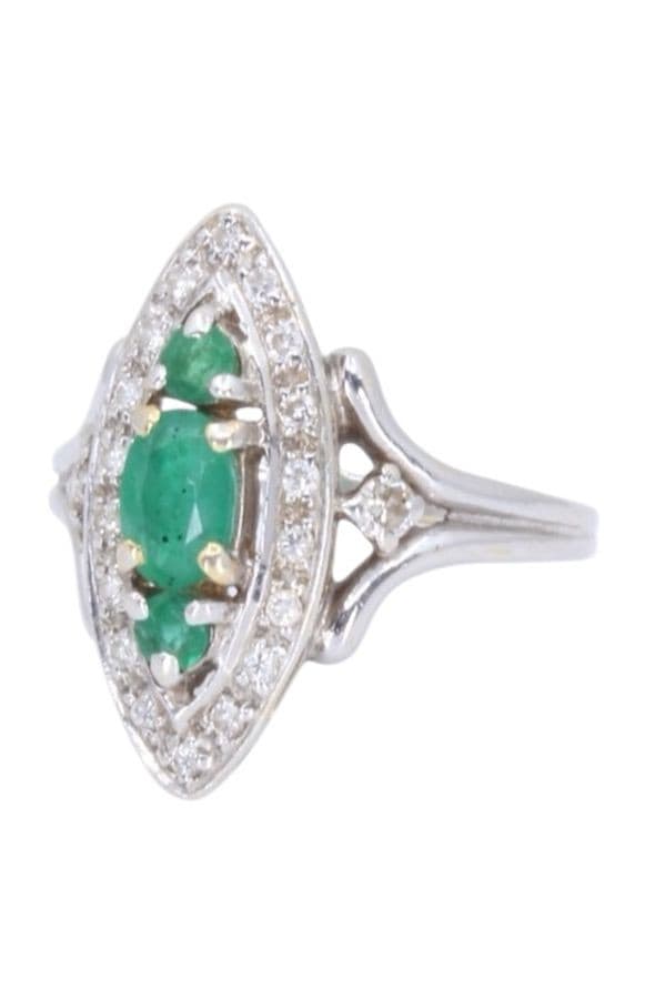 MARQUISE MODERNE ÉMERAUDES ET DIAMANTS — vue 5