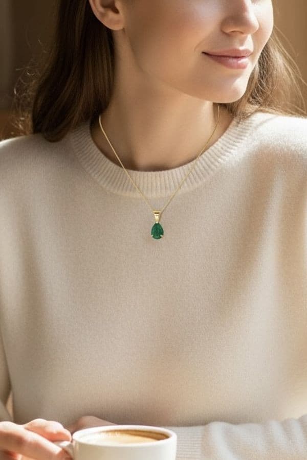 PENDENTIF EMERAUDE — vue 2