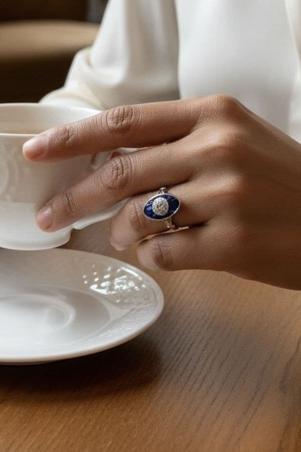 BAGUE ART-DÉCO SAPHIRS ET DIAMANTS — vue 2