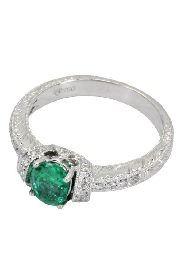BAGUE MODERNE EMERAUDE — vue 5