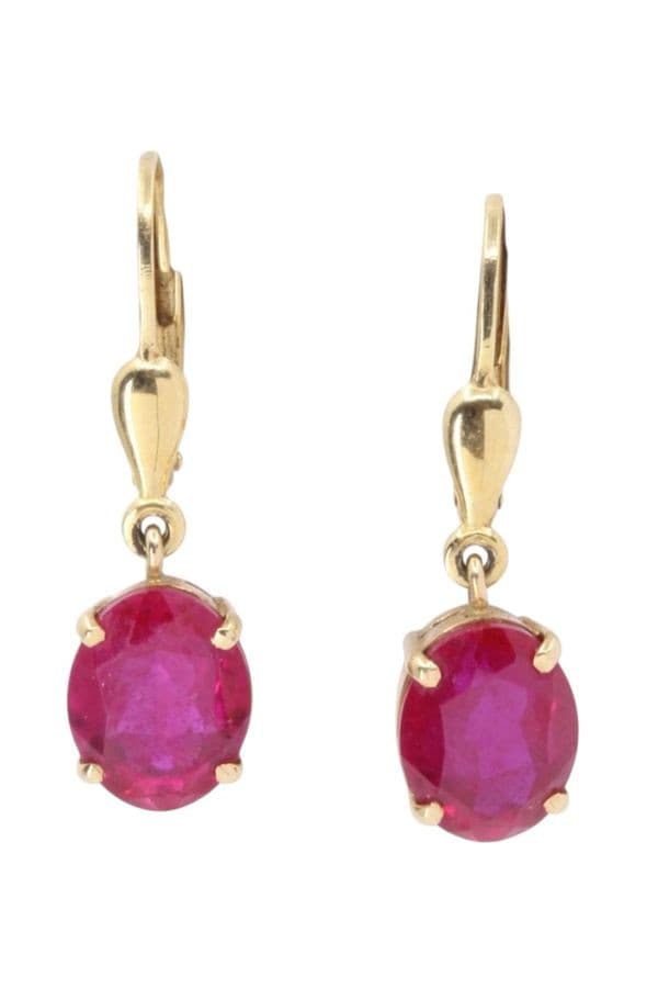 BOUCLES D'OREILLES PENDANTES RUBIS