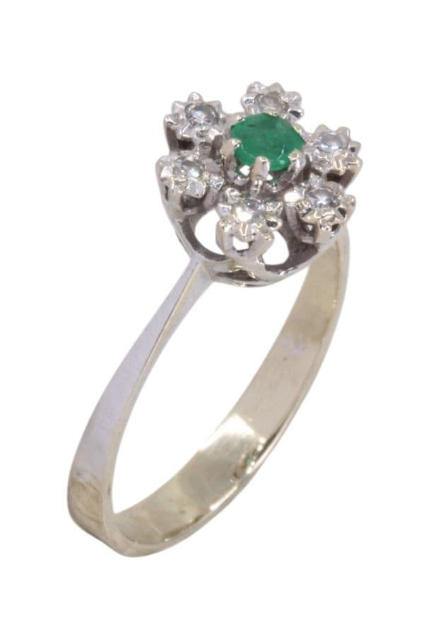 BAGUE FLEUR EMERAUDE ET DIAMANTS — vue 3