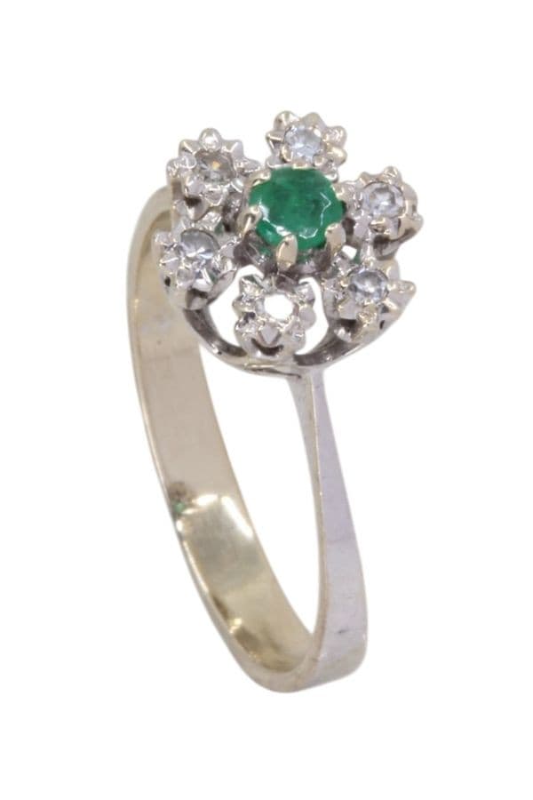 BAGUE FLEUR EMERAUDE ET DIAMANTS — vue 4