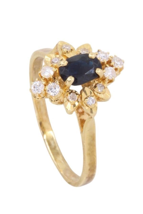 BAGUE MODERNE SAPHIR ET DIAMANTS — vue 4