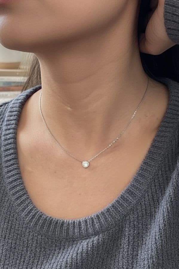 COLLIER CENTRE DIAMANT — vue 2