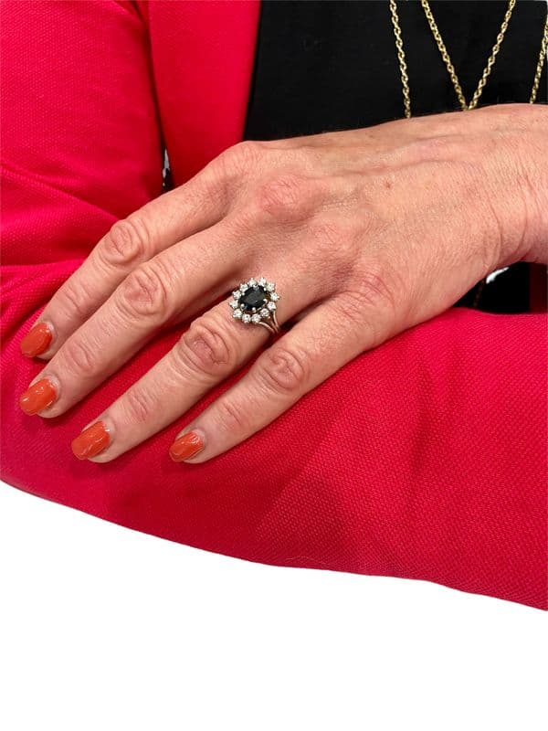 BAGUE MARGUERITE SAPHIRS ET DIAMANTS — vue 2