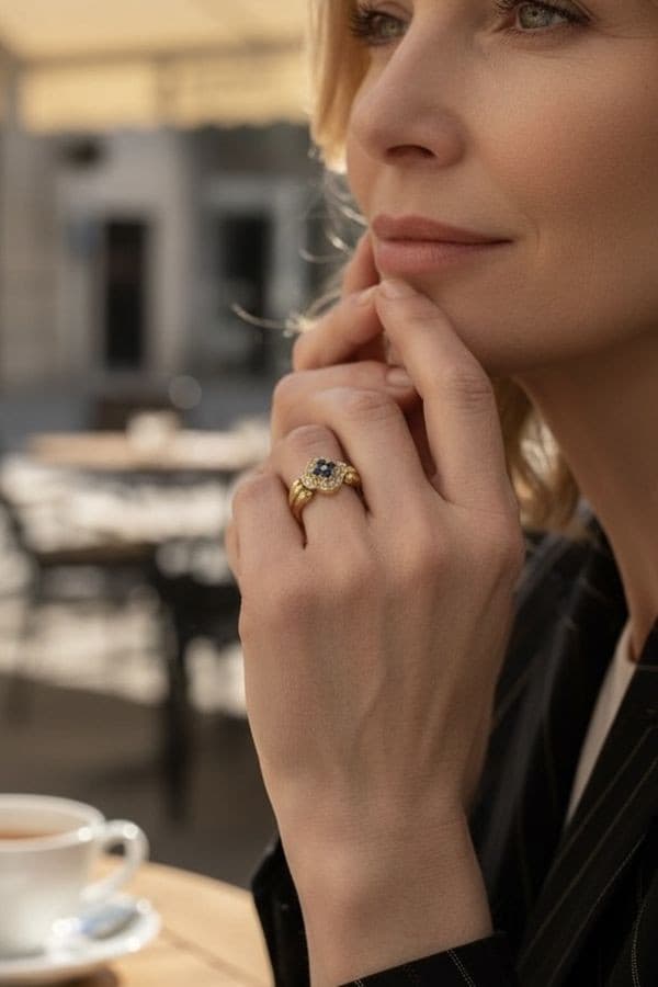 BAGUE TRÈFLE SAPHIRS ET DIAMANTS — vue 2