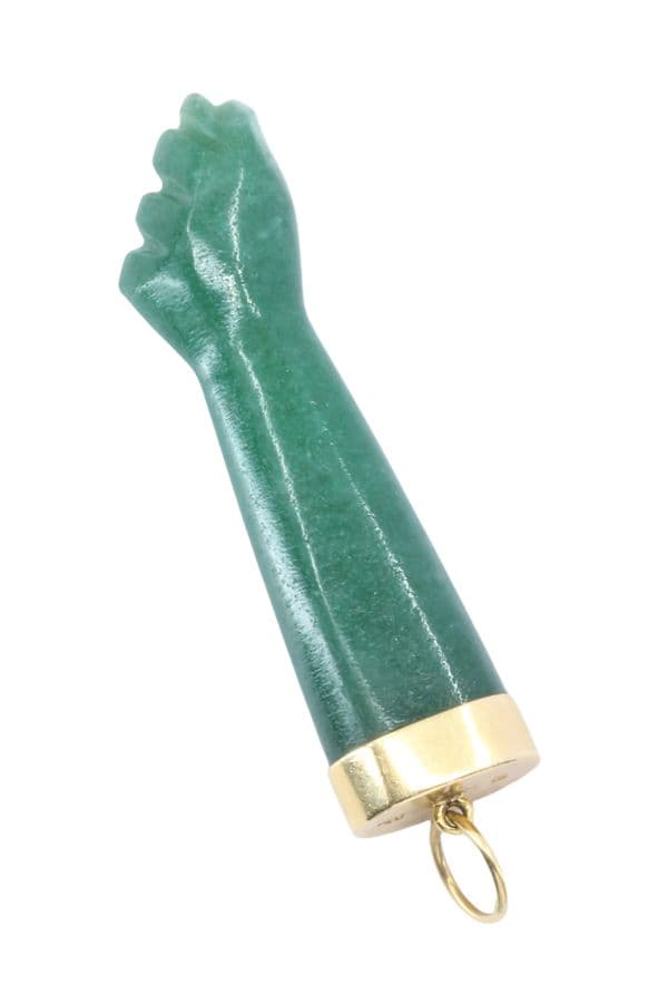 PENDENTIF "MANO FIGA" EN JADE — vue 3