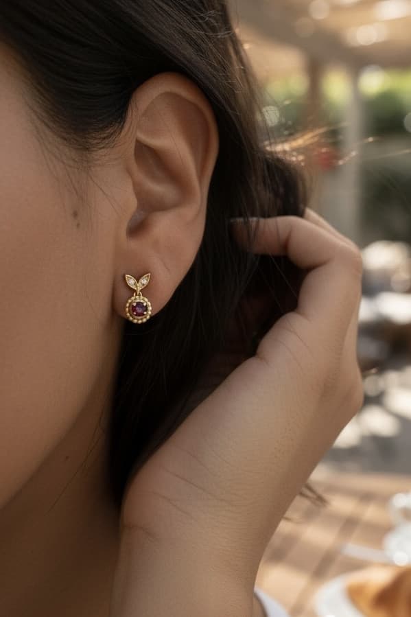 BOUCLES D'OREILLES RUBIS ET DIAMANTS — vue 2