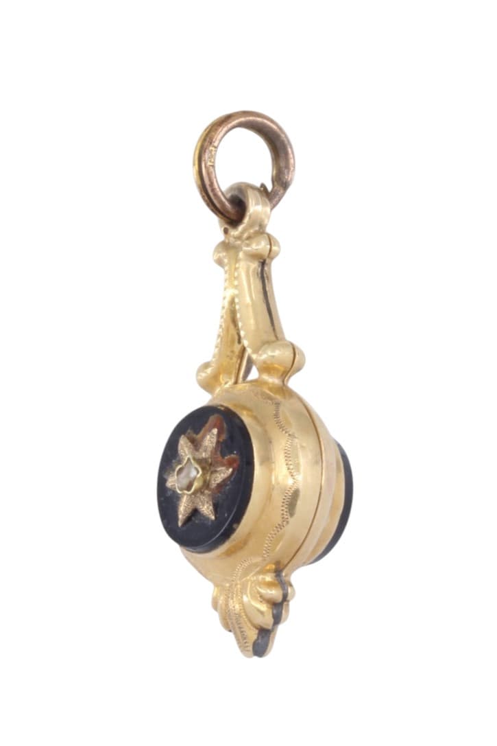 PENDENTIF ANCIEN ONYX — vue 3