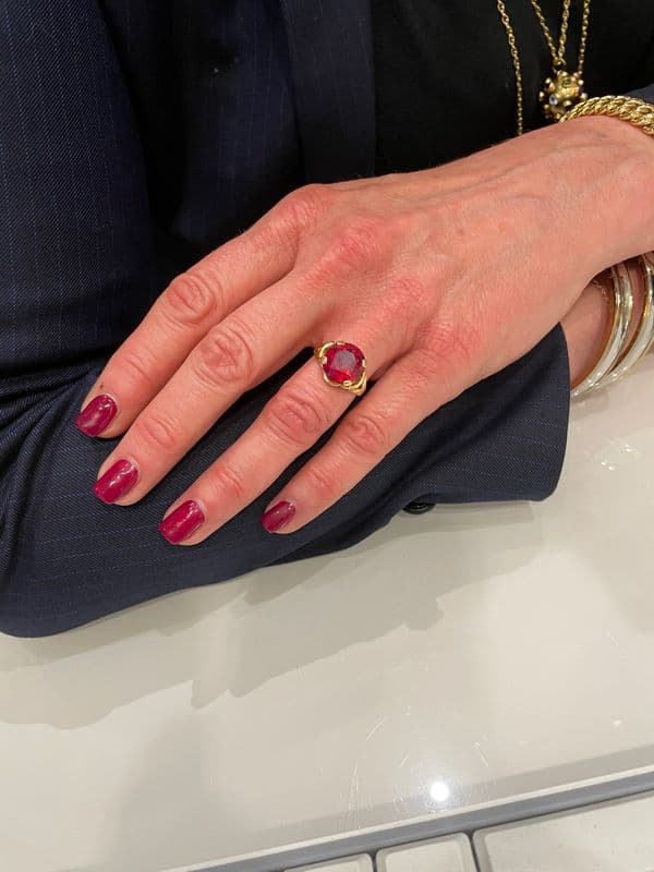 BAGUE MODERNE RUBIS AFRICAIN — vue 2