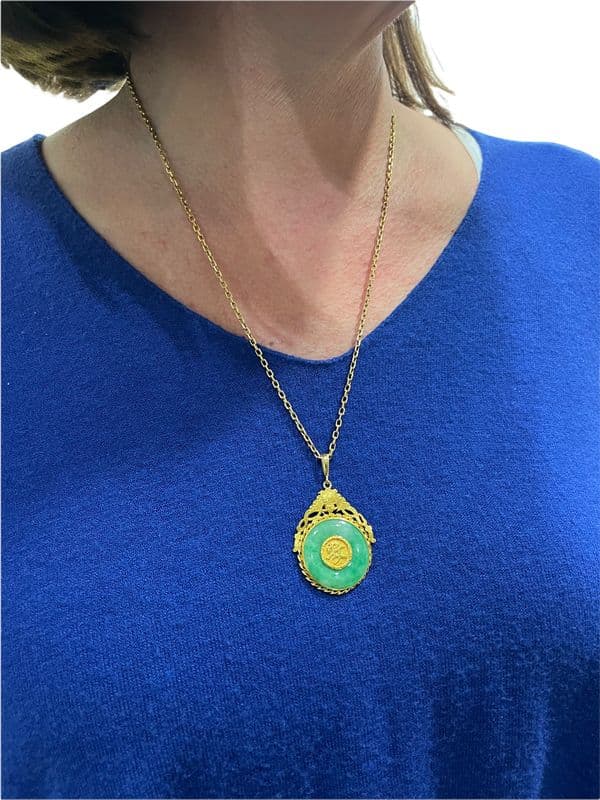 PENDENTIF CHINOIS EN JADE — vue 2