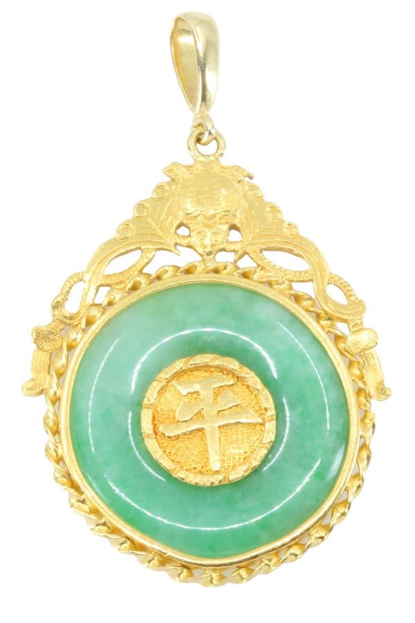 PENDENTIF CHINOIS EN JADE — vue 3
