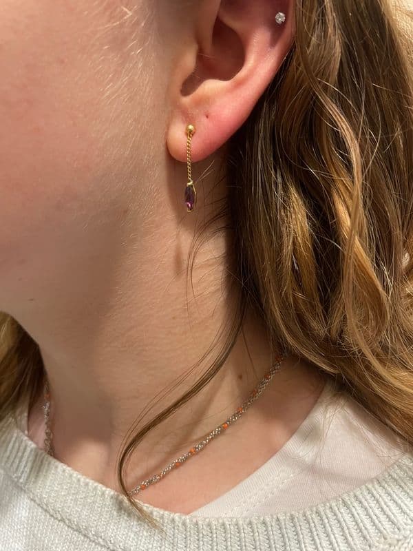 BOUCLES D'OREILLES PENDANTES AMÉTHYSTES — vue 2