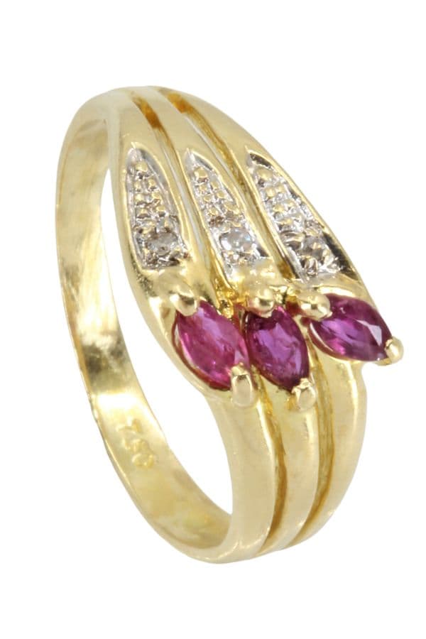BAGUE MODERNE RUBIS ET DIAMANTS — vue 4