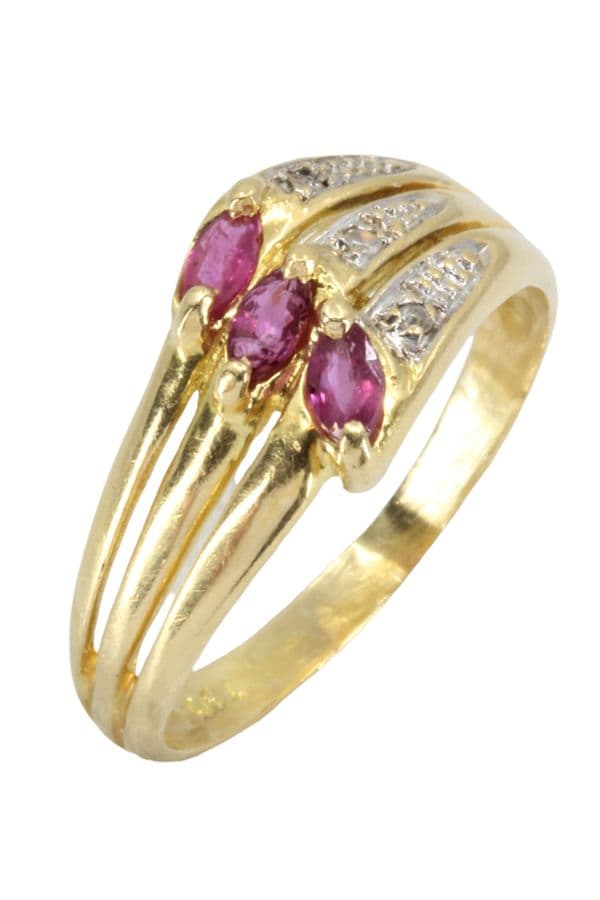 BAGUE MODERNE RUBIS ET DIAMANTS — vue 5