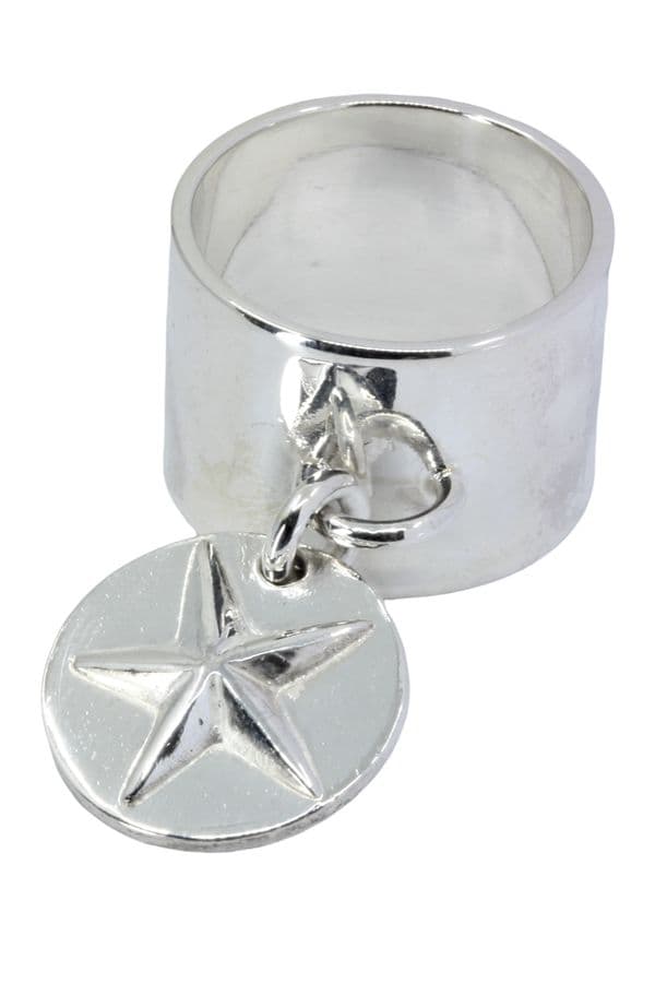 BAGUE MÉDAILLE STAR SIGNÉE MARC DELOCHE — vue 3