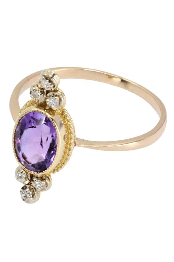 BAGUE ANCIENNE AMÉTHYSTE ET DIAMANTS — vue 4