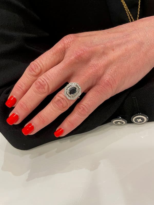 BAGUE SAPHIR ET DIAMANTS STYLE ART-DÉCO — vue 2