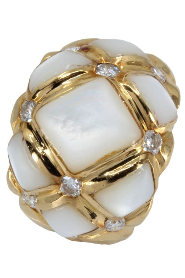 BAGUE MODERNE NACRE ET DIAMANTS — vue 5