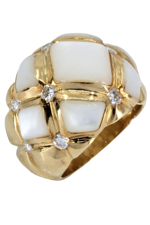 BAGUE MODERNE NACRE ET DIAMANTS — vue 6