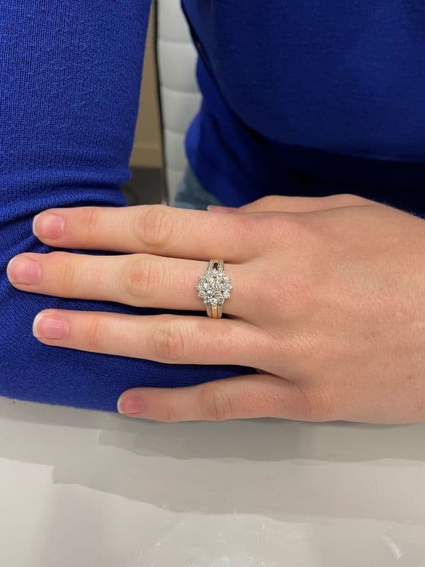 BAGUE FLEUR DIAMANTS — vue 2