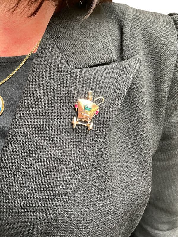 BROCHE ANCIENNE CARROSSE — vue 2