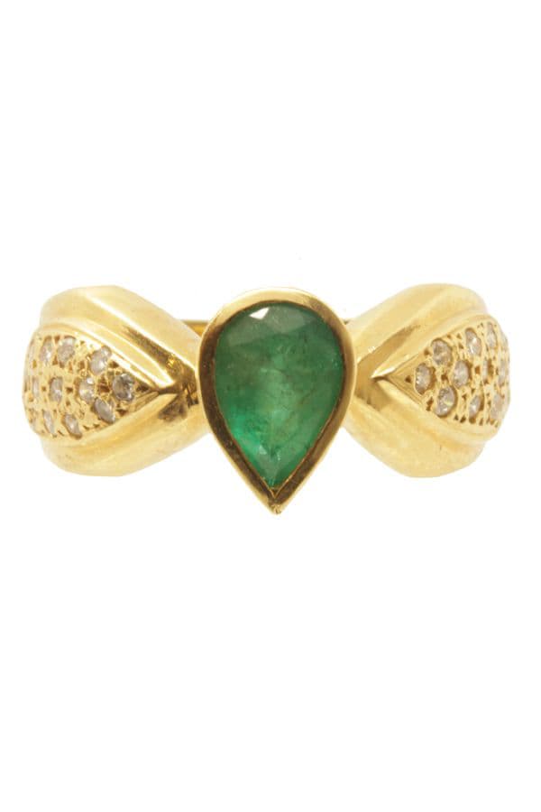 BAGUE MODERNE ÉMERAUDE ET DIAMANTS — vue 3