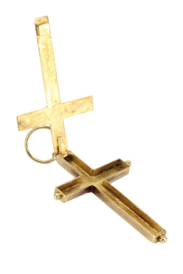 CROIX ANCIENNE "ENCOLPION" — vue 3