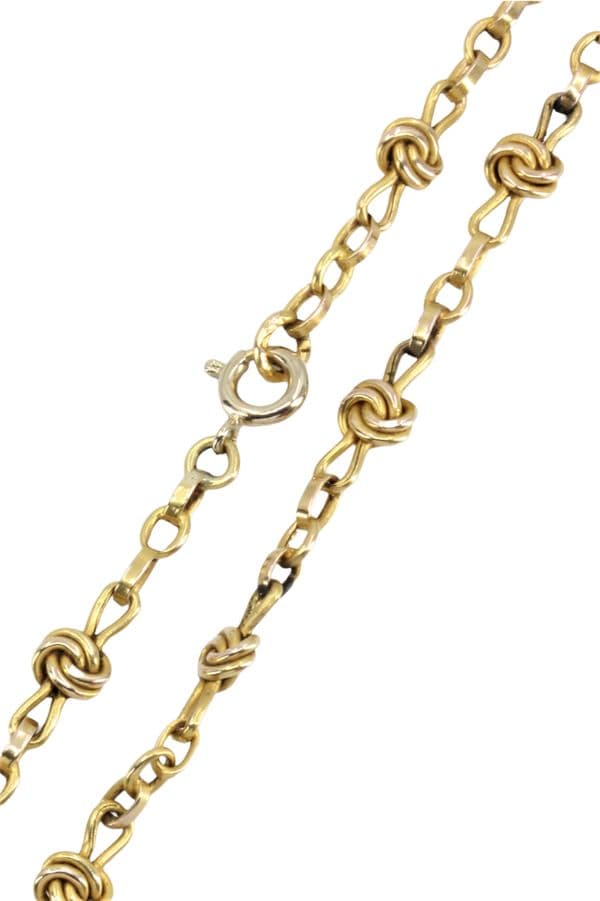 COLLIER ANCIEN NŒUDS — vue 3