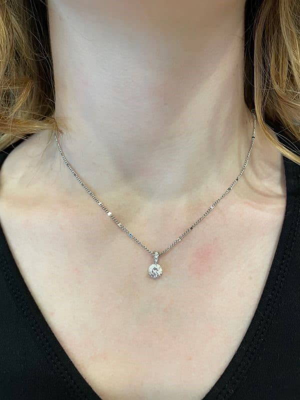 COLLIER FANTAISIE "SOLITAIRE" SWAROVSKI — vue 2