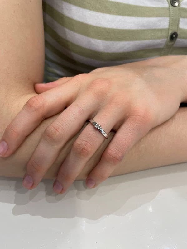 SOLITAIRE MODERNE DIAMANT 0.10 CARAT — vue 2