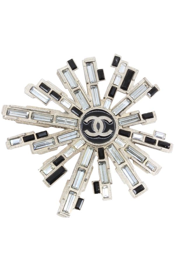 BROCHE SIGNÉE CHANEL