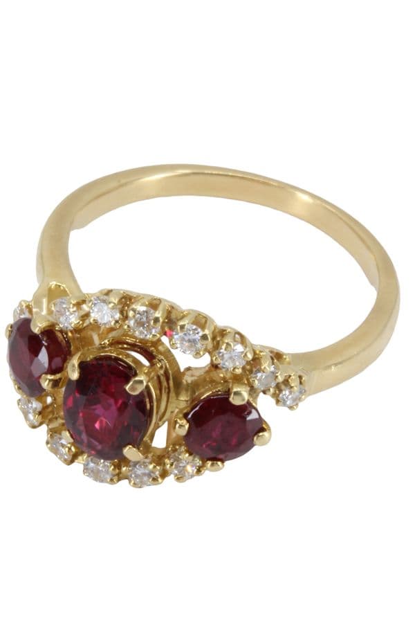 BAGUE MODERNE RUBIS ET DIAMANTS — vue 3