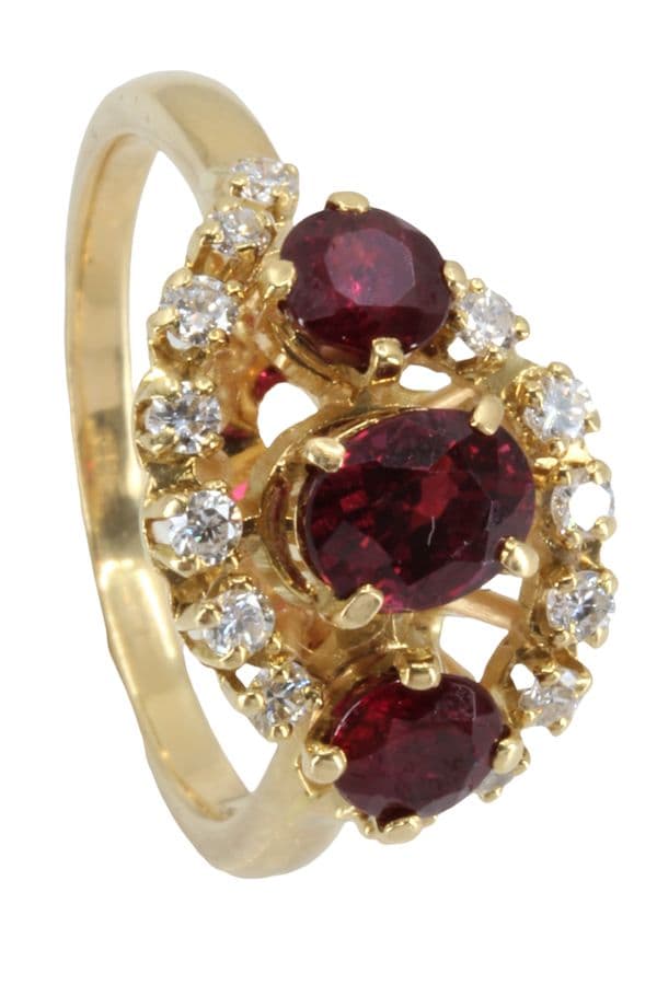 BAGUE MODERNE RUBIS ET DIAMANTS — vue 4
