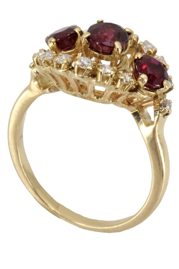 BAGUE MODERNE RUBIS ET DIAMANTS — vue 5