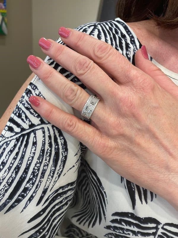 BAGUE MODERNE PAVAGE DIAMANTS — vue 2