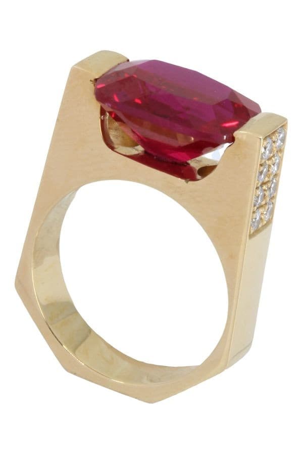 BAGUE DE CRÉATEUR RUBIS ET DIAMANTS — vue 4