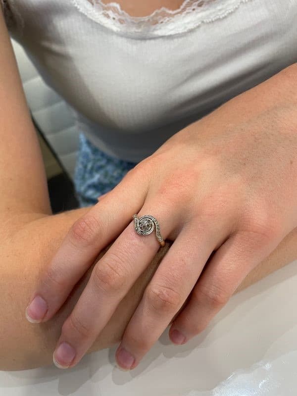 BAGUE TOURBILLON ART-NOUVEAU DIAMANTS — vue 2