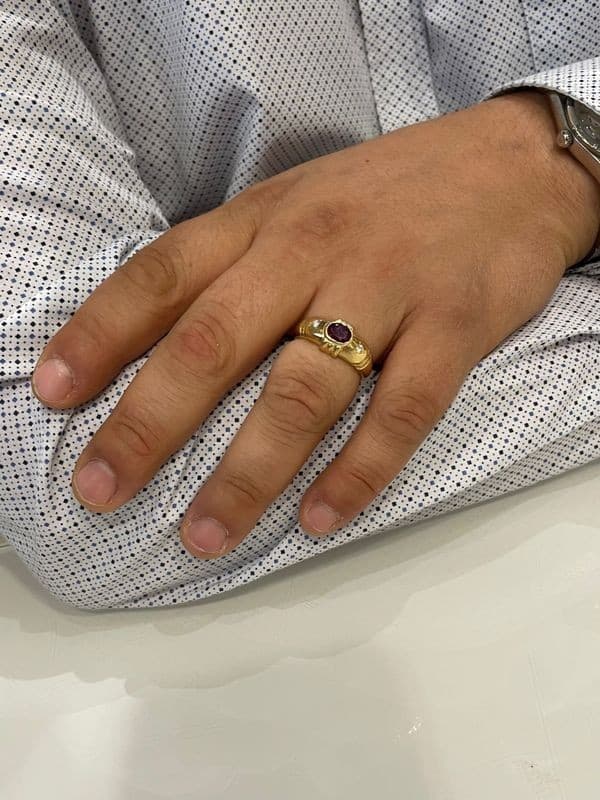 BAGUE JONC MODERNE RUBIS ET DIAMANTS — vue 2
