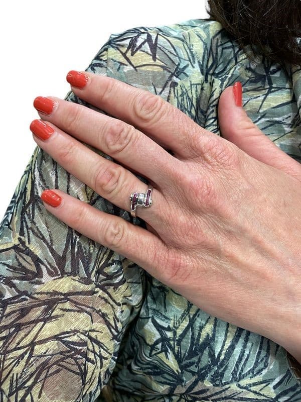 BAGUE TONNEAU RUBIS — vue 2