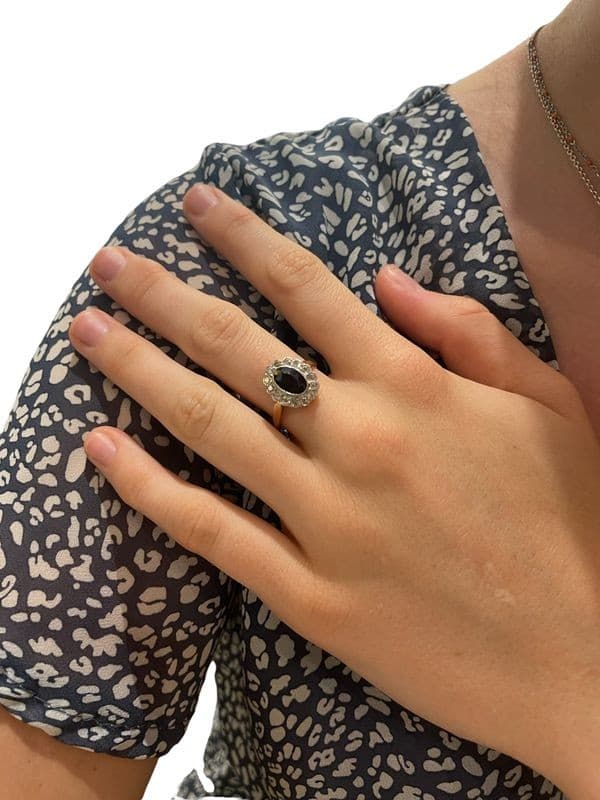 BAGUE MARGUERITE ANCIENNE SAPHIR ET DIAMANTS — vue 2