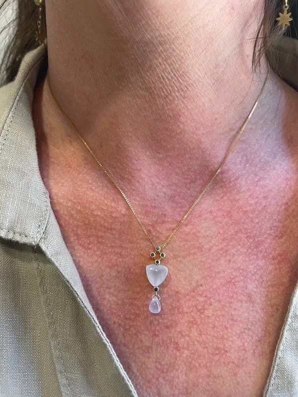 COLLIER MODERNE CALCÉDOINES ET SAPHIRS — vue 2
