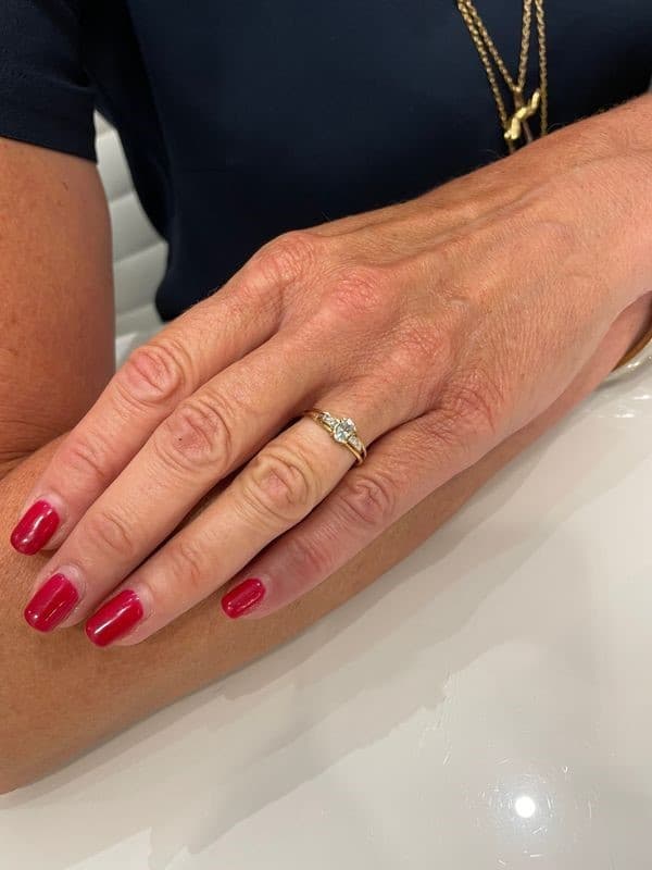 BAGUE MODERNE AIGUE-MARINE ET DIAMANTS — vue 2